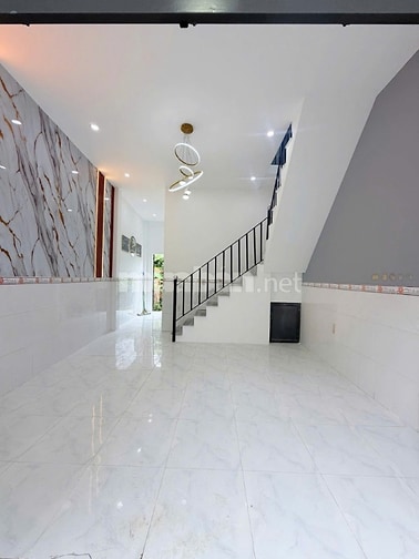 chính chủ bán lỗ căn nhà Hóc Môn 440tr, sổ hồng riêng, gần Bà Điểm