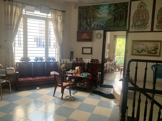 NHÀ ĐẸP NGANG KHỦNG 9.2M,NỞ HẬU Ở NGAY TRUNG TÂM DĨ AN