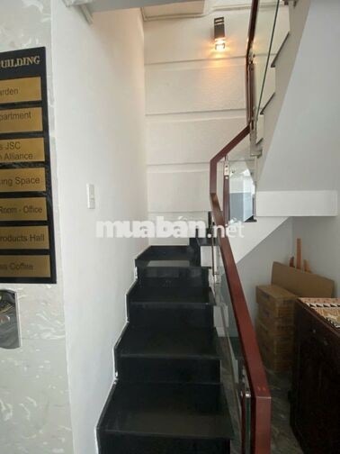Chính chủ cho thuê MT 185C Lê Quang Định, 5x20m, thang máy
