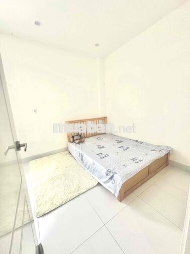 Chính chủ:phòng giờ tự do+đường oto+thang máy, máy lạnh