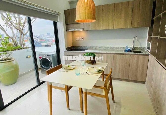 Căn Hộ Full Nội Thất Ban Công Trung Tâm Quận 4 Gần Bến Nhà Rồng