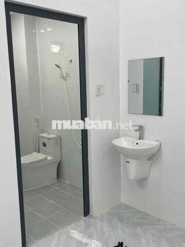 Bán nhà rẻ, C4 hiện đại vừa mới hoàn thiện thuộc P Bình Minh Vĩnh Long