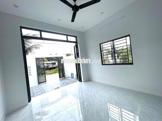 Bán nhà rẻ, C4 hiện đại vừa mới hoàn thiện thuộc P Bình Minh Vĩnh Long