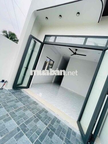 Bán nhà rẻ, C4 hiện đại vừa mới hoàn thiện thuộc P Bình Minh Vĩnh Long