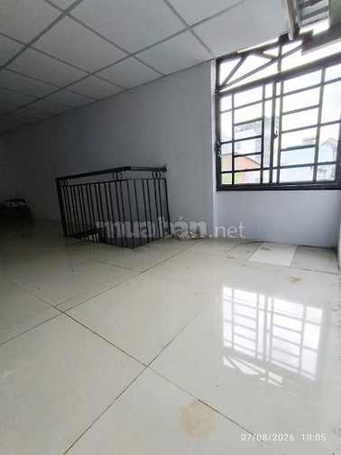 NHÀ DƯỚI 2,5 TỶ Giáp KHU TÊN LỬA -  23M2 - CÁCH HXH CHỈ 15M