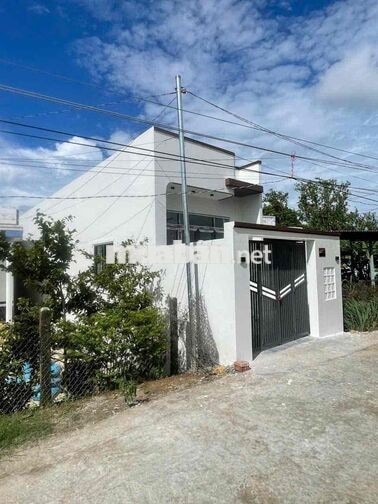 Bán nhà rẻ, C4 hiện đại vừa mới hoàn thiện thuộc P Bình Minh Vĩnh Long
