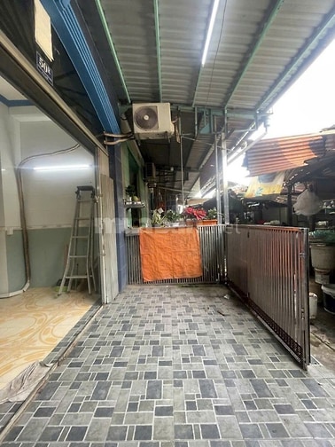 BÁN NHÀ MẶT TIỀN TRONG CHỢ THỊ NGHÈ Bình THẠNH GIÁP QUẬN 1