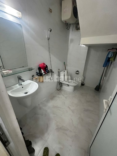 Cho thuê Tầng 2, nhà mặt đường Trần Nguyên Đán, gần chợ Định Công