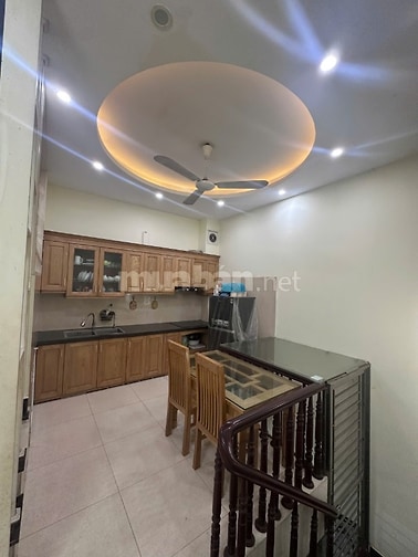 Cho thuê Tầng 2, nhà mặt đường Trần Nguyên Đán, gần chợ Định Công