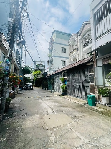 NHÀ ĐẸP GIÁ TỐT - 4 Tầng - Hẻm OTO Tránh, Ngay Bệnh Viện Quận 12