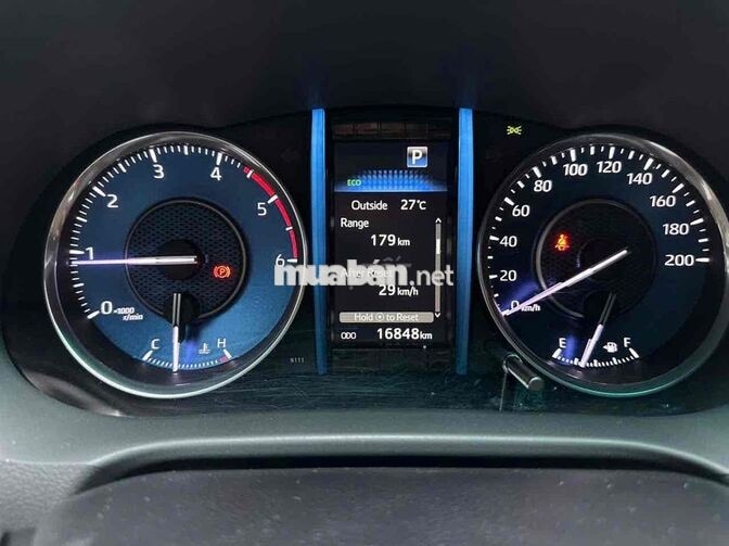 Fortuner máy dầu tự động 2024 lướt 16.000km -960TR