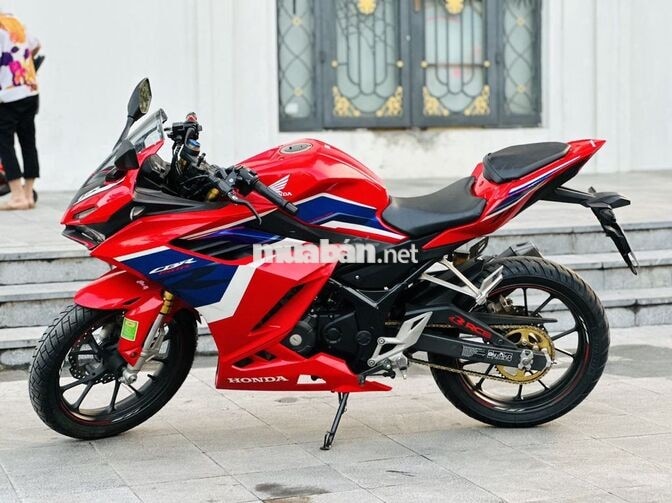 Honda CBR Đỏ 150 xe đẹp biển 29 đk chính chủ