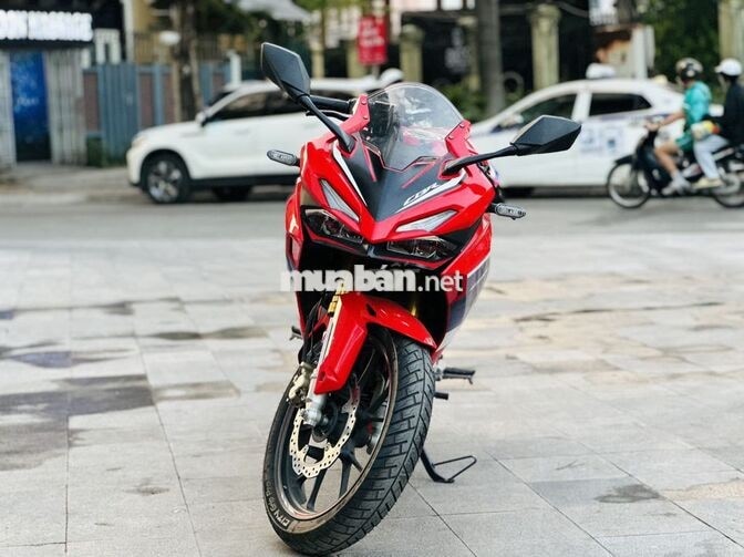 Honda CBR Đỏ 150 xe đẹp biển 29 đk chính chủ