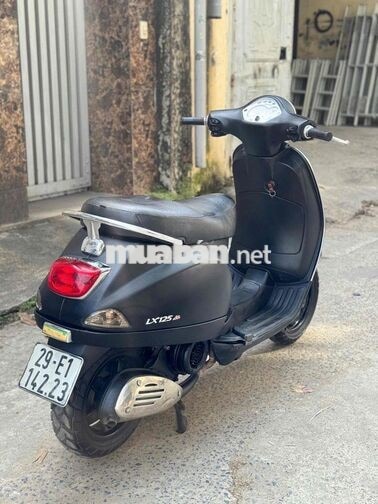 Piaggio Vespa LX 125 Đen ie tiết kiệm xăng