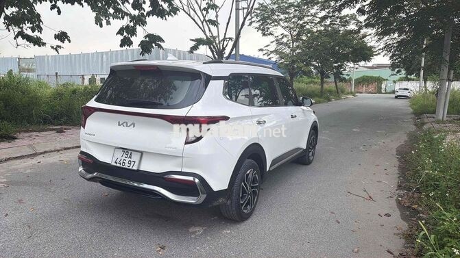 Kia Carens 7 chỗ màu Trắng
