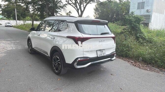 Kia Carens 7 chỗ màu Trắng
