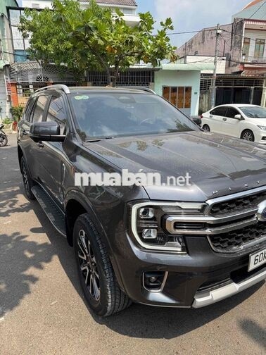 Ford Everest Platinum 4x4 2025 1 chủ | 6.742 km |