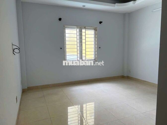 Cho thuê nhà 1trệt 2lầu sân thượng DT 5X22 Khu an sương 