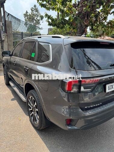 Ford Everest Platinum 4x4 2025 1 chủ | 6.742 km |