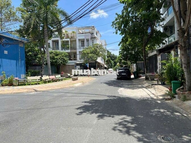 Cho thuê nhà 1trệt 2lầu sân thượng DT 5X22 Khu an sương 