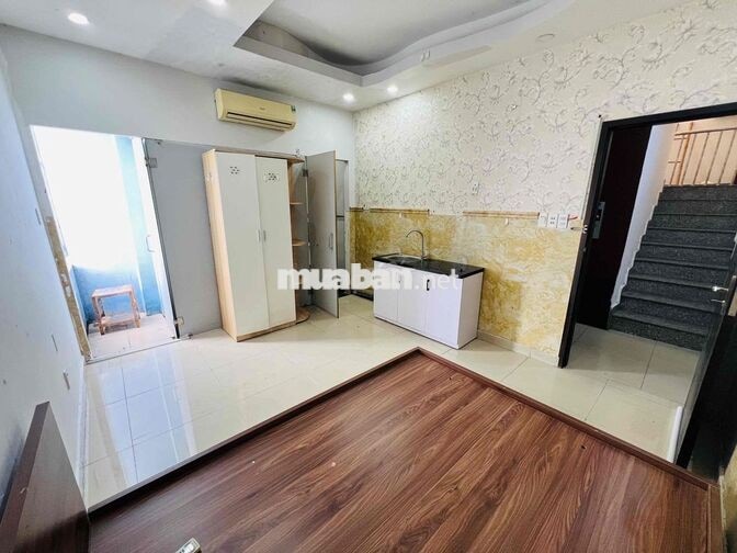 Cho thuê phòng Studio, Ban công, Full nội thất gần bến xe miền Tây