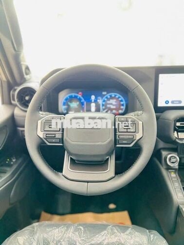 Toyota Land Cruiser Prado 5 chỗ màu Xám