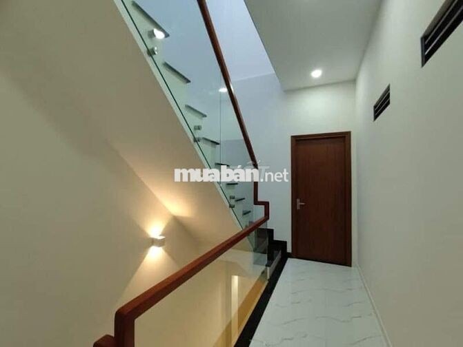 Cho thuê nhà mới Phạm Văn Chí, 4 tầng 4pn3wc, chỉ 12tr/tháng