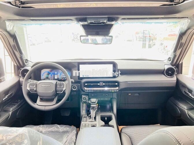 Toyota Land Cruiser Prado 5 chỗ màu Xám