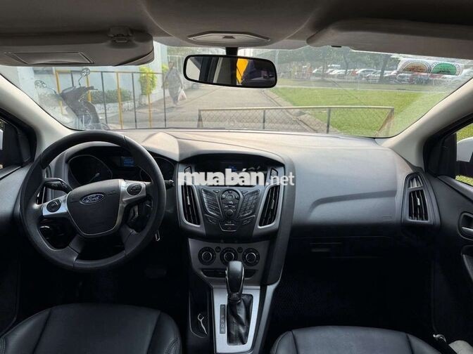 Ford Focus Hatchback 5 cửa 2013 Xăng 1.6L Trắng
