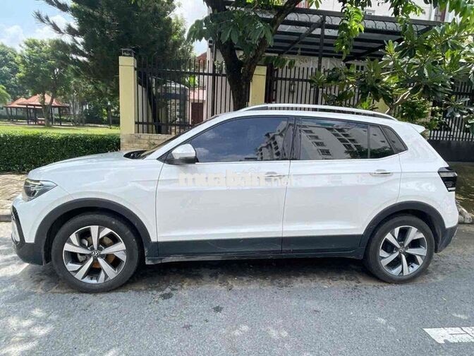Volkswagen T-Cross 2023 Luxury 1.0 AT - 14000 km
