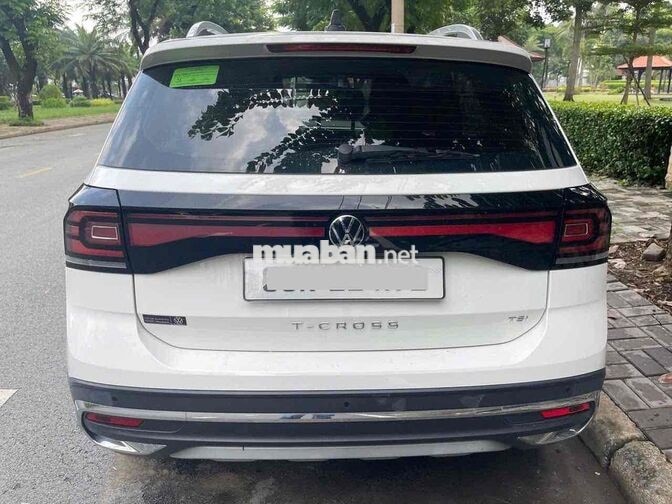 Volkswagen T-Cross 2023 Luxury 1.0 AT - 14000 km