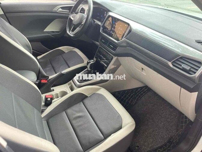 Volkswagen T-Cross 2023 Luxury 1.0 AT - 14000 km
