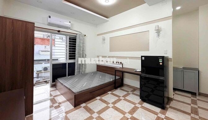 Cho Thuê Phòng Rộng Rãi Có Ban Công Đầy Đủ Nội Thất Ngay Ngã Tư Bốn Xã