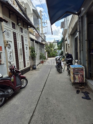 Bán nhà đúc 2 lầu, số 267/21 Trương Thị Hoa, P.Tân Thới Hiệp, giá 4 tỷ