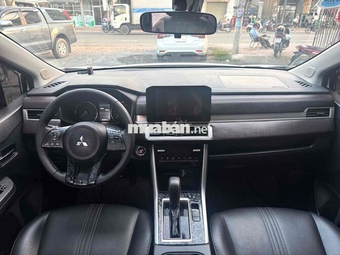 Mitsubishi Xpander Premium 2023 Trắng