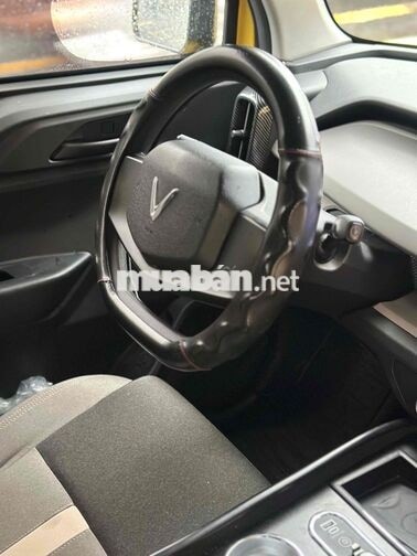 VinFast VF3 Vàng nóc trắng Xe điện
