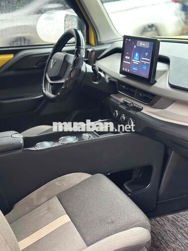VinFast VF3 Vàng nóc trắng Xe điện
