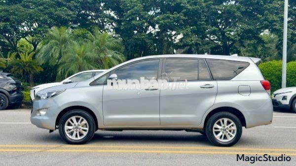 Toyota Innova 2018 Số sàn Bạc 60.000 - 70.000 km