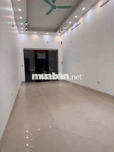cho thuê nhà tầng 3 mặt phố Lạc Trung 60m2 T3 giá 7 triệu/1th 2 thoang