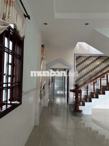 CHO THUÊ NHÀ MẶT TIỀN ĐƯỜNG LỘ LỚN – 5 PHÒNG NGỦ, 6 WC – 1 TẦNG