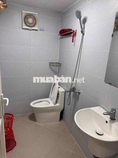 cho thuê nhà tầng 3 mặt phố Lạc Trung 60m2 T3 giá 7 triệu/1th 2 thoang