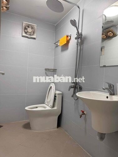 cho thuê nhà tầng 3 mặt phố Lạc Trung 60m2 T3 giá 7 triệu/1th 2 thoang