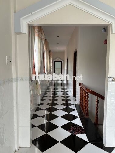 CHO THUÊ NHÀ MẶT TIỀN ĐƯỜNG LỘ LỚN – 5 PHÒNG NGỦ, 6 WC – 1 TẦNG