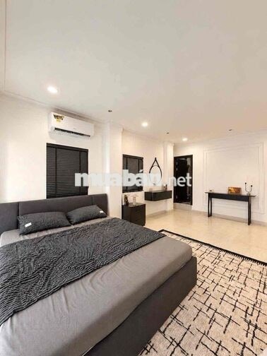 Tôn Thất Tùng • Sát MT • Hẻm xe hơi • 3 Tầng • 3 pn