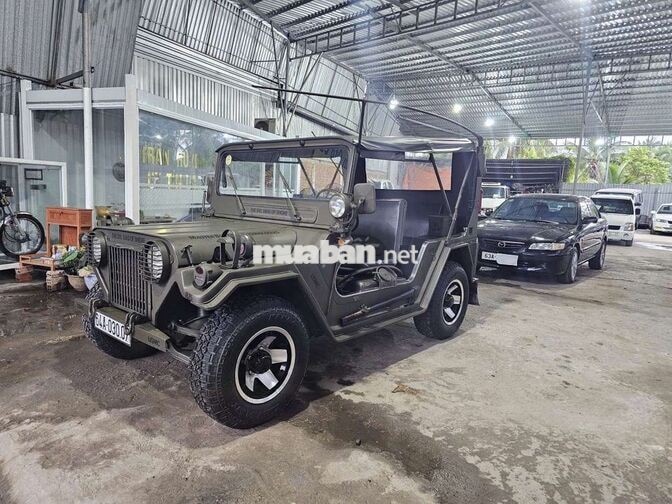 Jeep M151 A2 Xanh rêu Số sàn