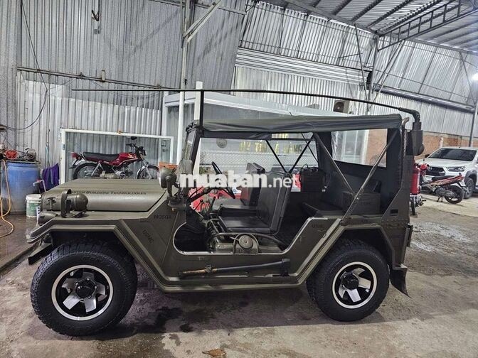 Jeep M151 A2 Xanh rêu Số sàn