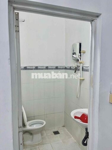 PHÒNG CỬA SỔ MÁY LẠNH - NGAY HUỲNH VĂN BÁNH
