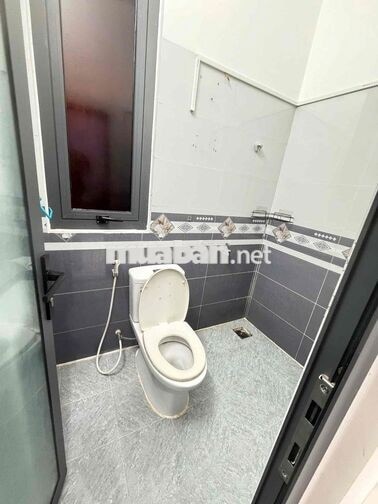Nhà mới trệt lầu hẻm Bờ Hồ Huỳnh Cương