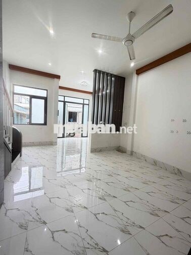 Nhà mới trệt lầu hẻm Bờ Hồ Huỳnh Cương