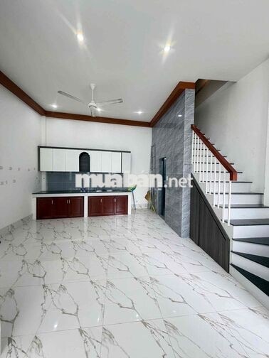 Nhà mới trệt lầu hẻm Bờ Hồ Huỳnh Cương